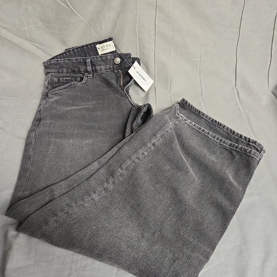 MOTEL LOW RISE PARRALLEL WASHED BLACK GREY JEANS W28L 34