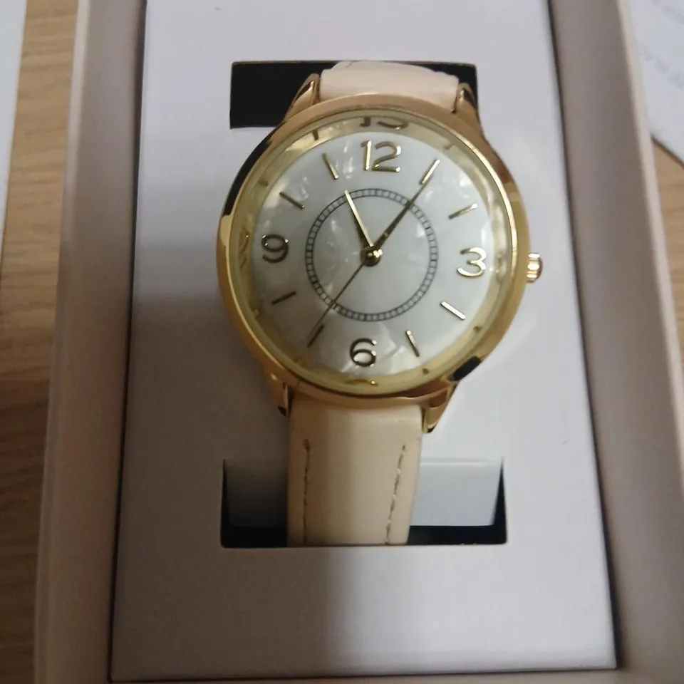 GOLD-TONE WRISTWATCH WITH CREAM LEATHER STRAP – BOXED (VERIFY MODEL)