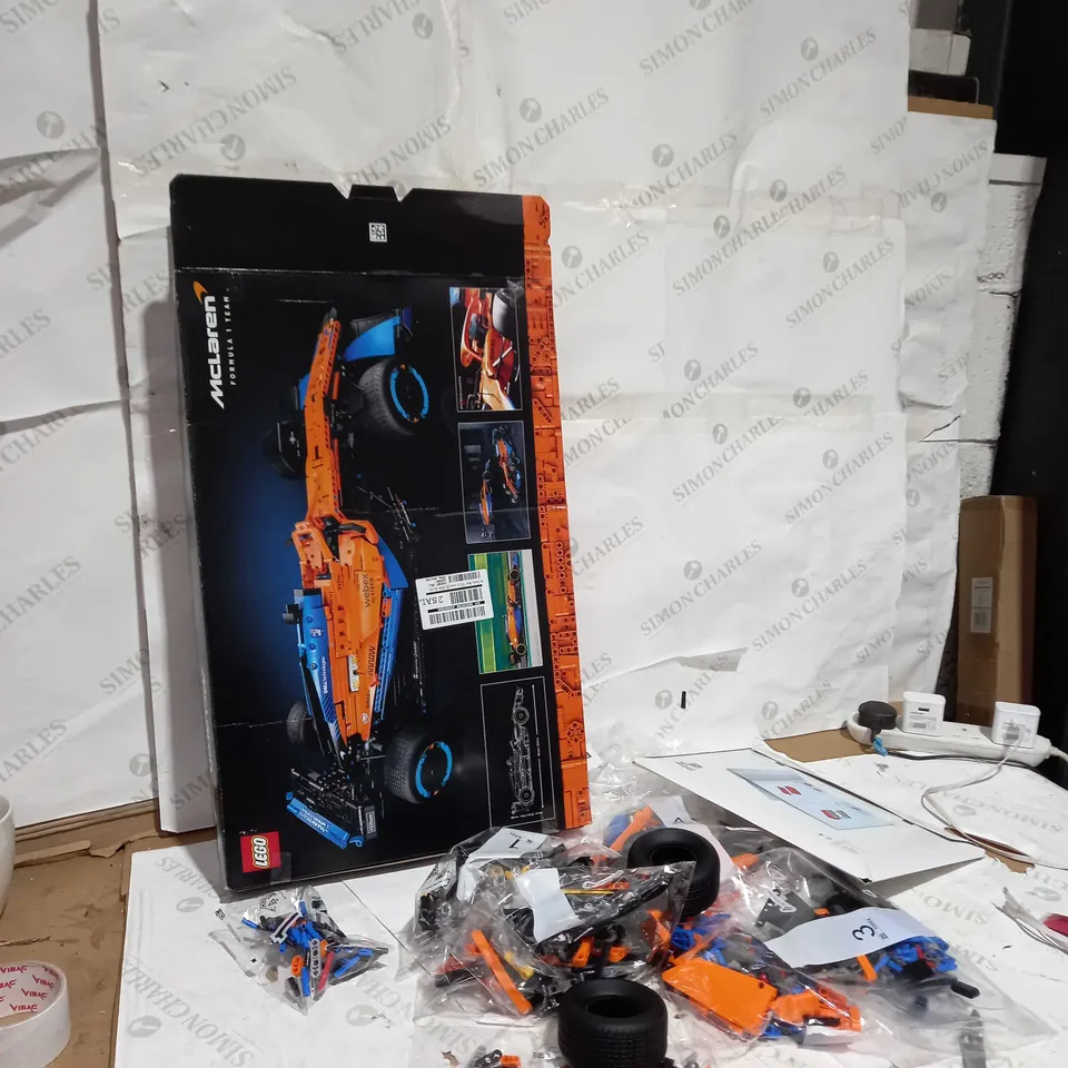 LEGO TECHNIC MCLAREN FORMULA 1 RACE CAR SET  RRP £159.99
