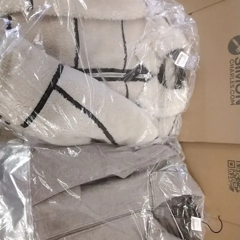 A PALLET CONTAINING APPROXIMATELY 100 BRAND NEW DESIGNER WOMEN'S CLOTHES WHICH INCLUDE; JD WILLIAMS SIMPLE BE VARIOUS STYLES OF JACKETS, BLAZERS ETC