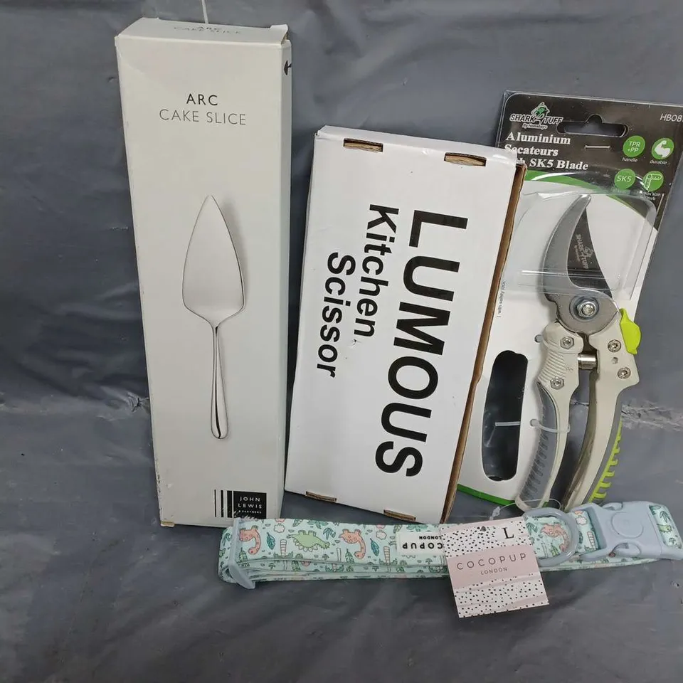 APPROXIMATELY 15 ASSORTED PRODUCTS TO INCLUDE COCOPUP LONDON LARGE DOG COLLAR, ARC CAKE SLICE, KITCHEN SCISSORS, ALUMINIUM SECATEURS