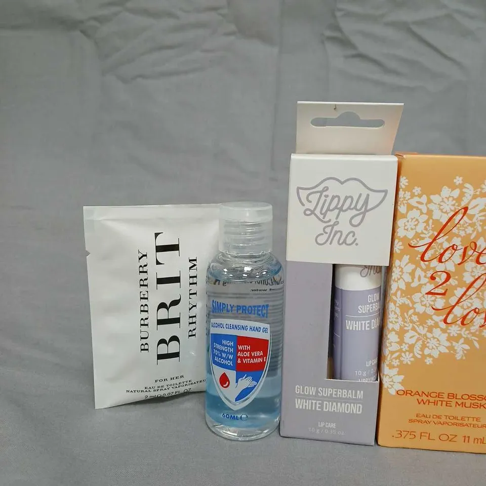 APPROXIMATELY NINE ASSORTED COSMETICS PRODUCTS TO INCLUDE; 