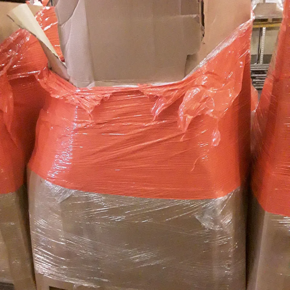 PALLET OF ASSORTED PRODUCTS INCLUDING LED CEILING LIGHT, LED LAMP, METAL TOWEL RACK, AUDIO TURNTABLE, CEILING FAN WITH LIGHT, COMPUTER WORKSTATION 