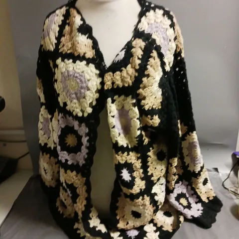 MONSOON LADIES KNITTED CARDIGAN BLACK FLORAL DESIGN SIZE L/XL