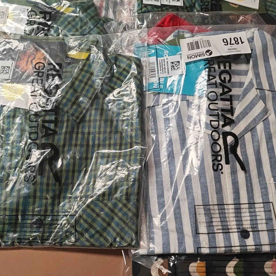 LOT OF 15 ASSORTED BRAND NEW REGATTA ITEMS IN VARIOUS STYLES AND SIZES