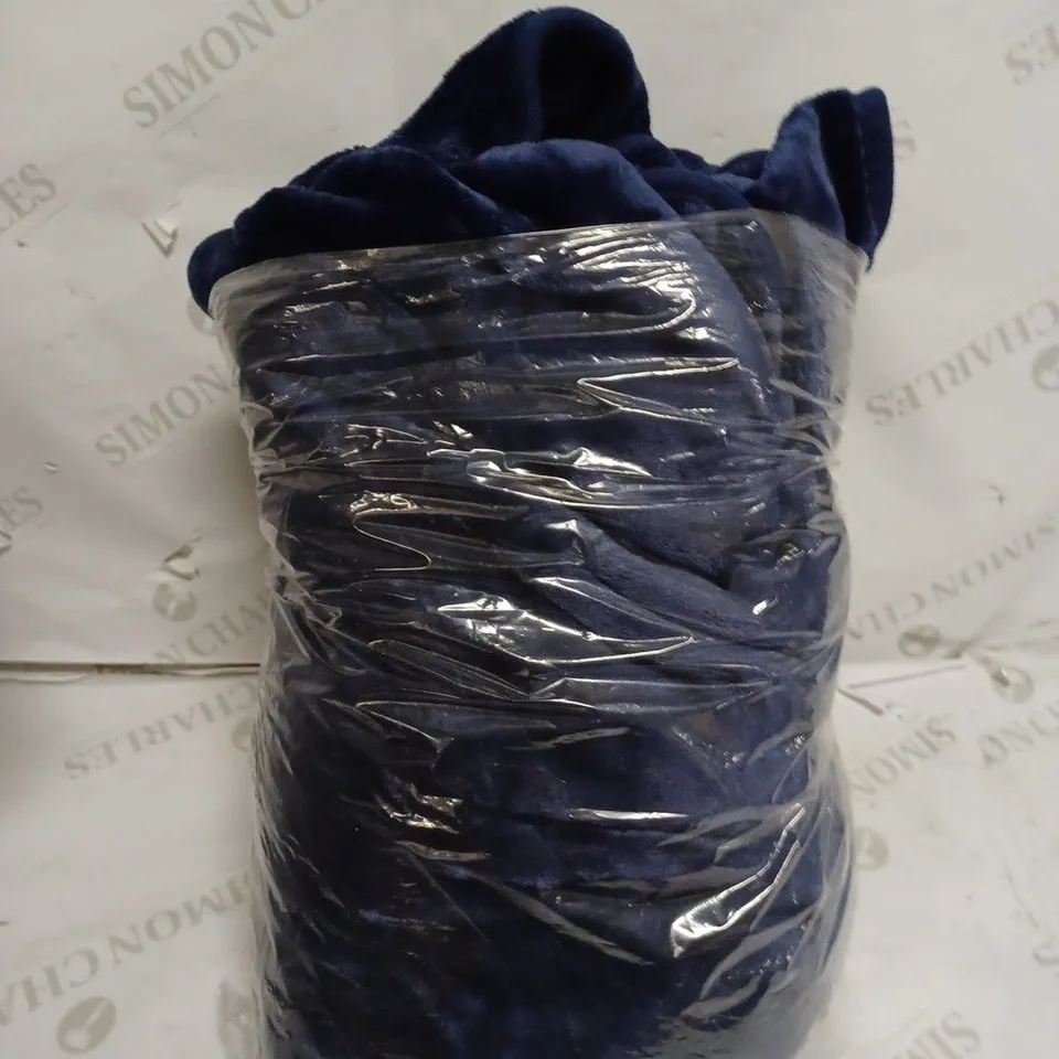 OUTLET COZEE HOME HEATED PLUSH WEARABLE BLANKET NAVY