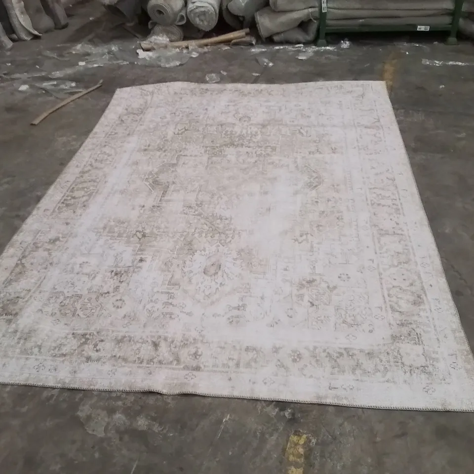 QUALITY DESIGNER AREA RUG - APPROXIMATELY 290X200