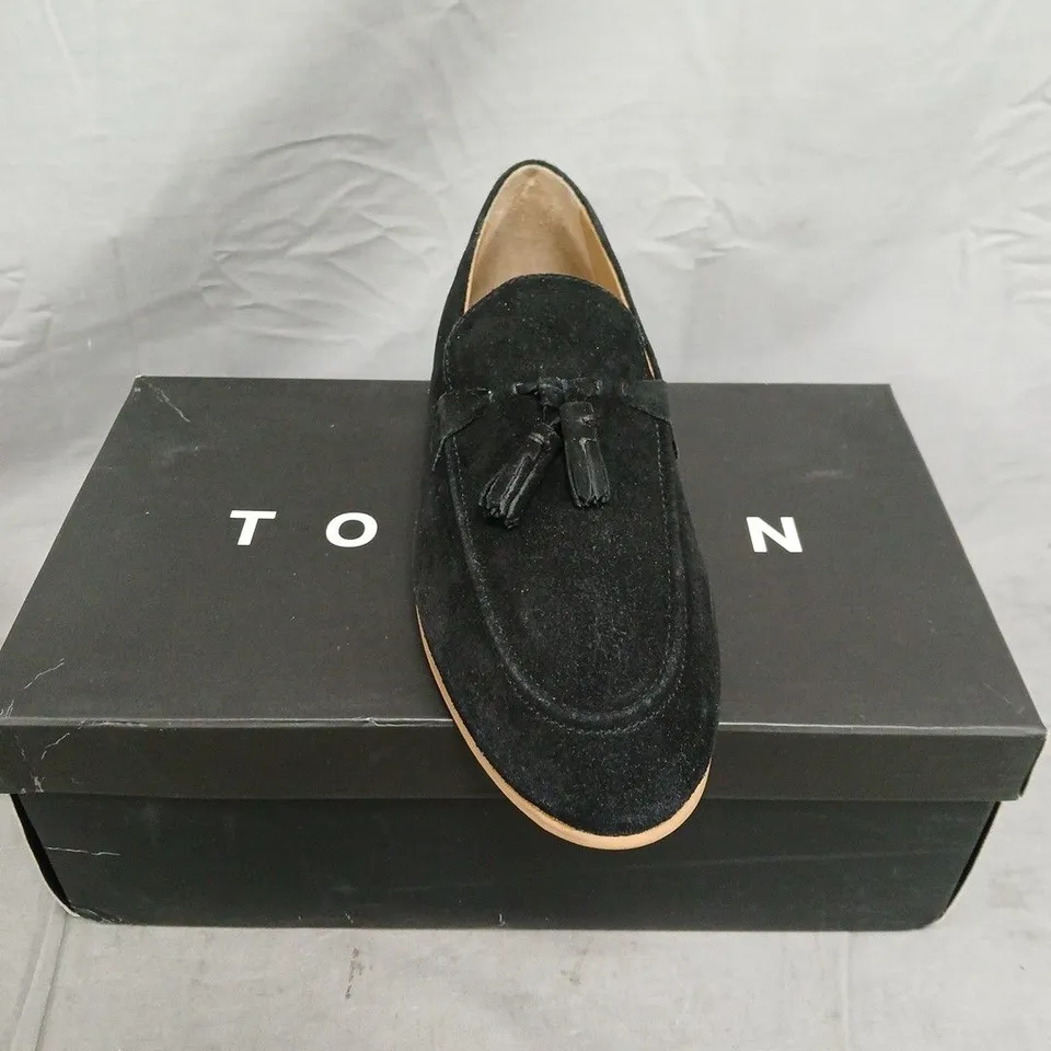 BOXED PAIR OF TOPMAN COLBURN TASSEL SHOES IN BLACK - 9