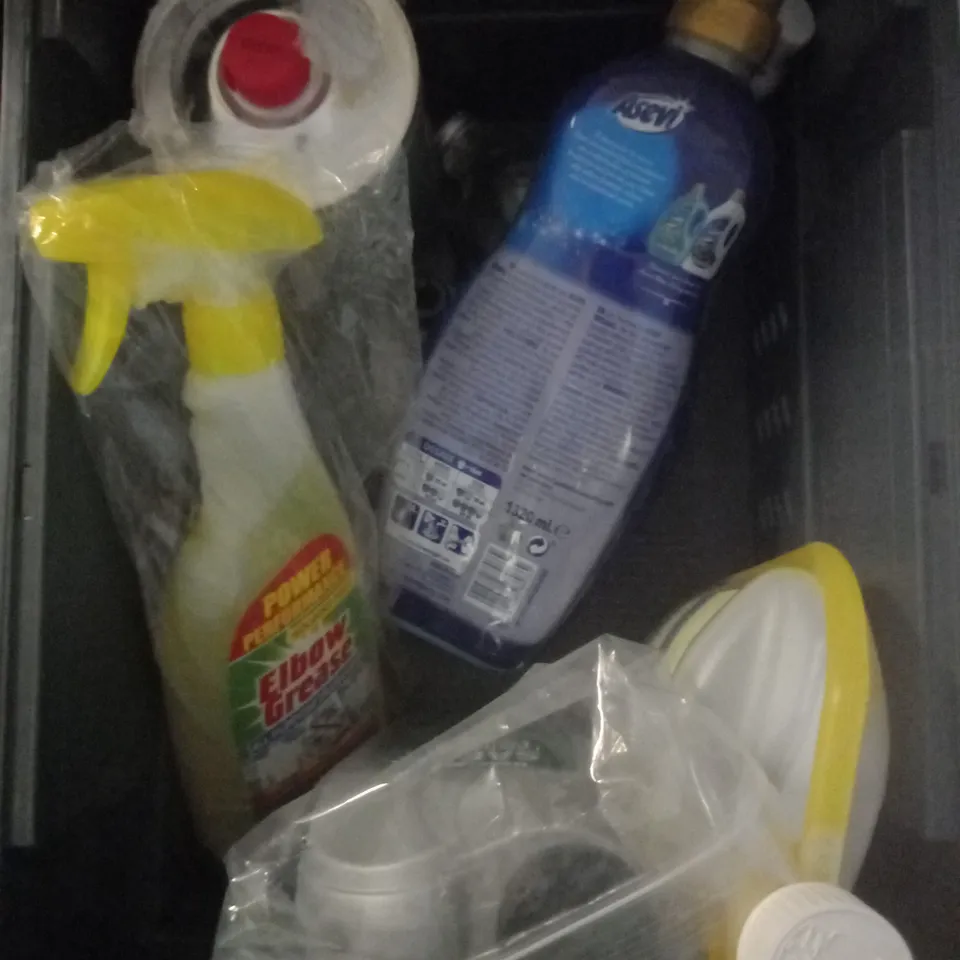 APPROXIMATELY 15 ASSORTED HOUSEHOLD CLEANING & UTILITY PRODUCTS TO CONTAIN FINISH RINSE AND SHINE AID, ELBOW GREASE DE GREASER, METHOD WOOD FLOOR CLEANER ETC 