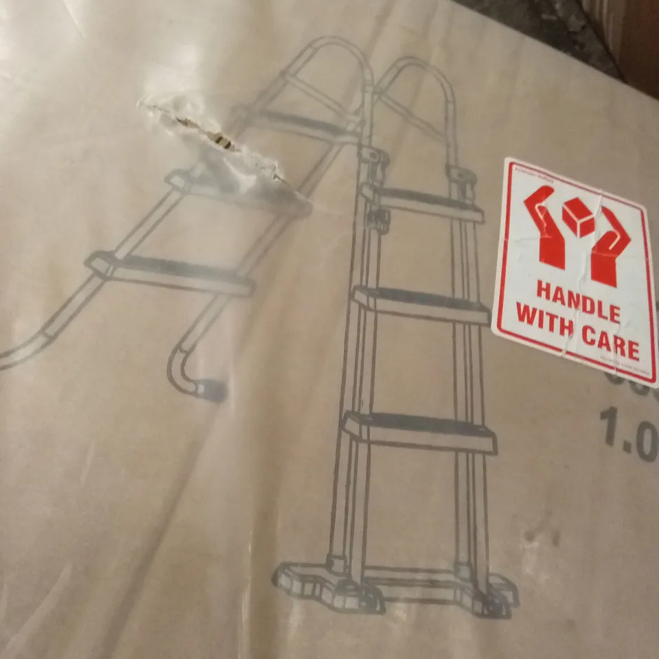 BOXED LADDER