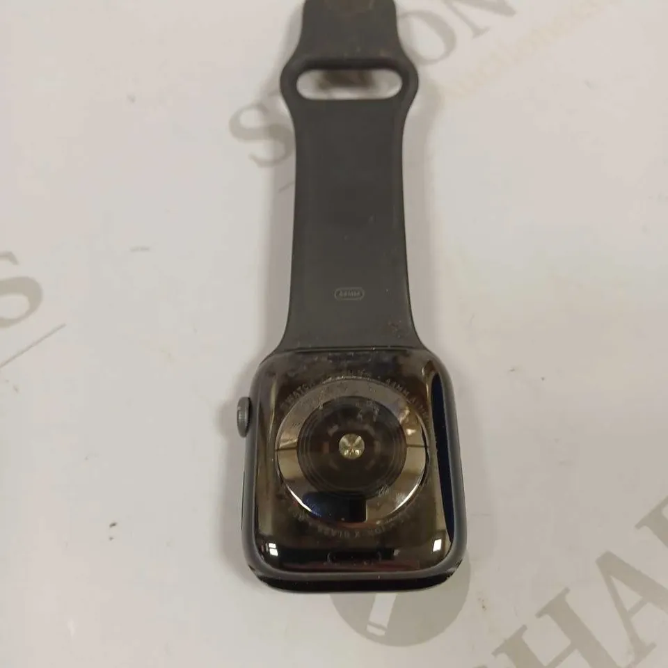 APPLE SERIES 4 SMARTWATCH GPS 44MM 