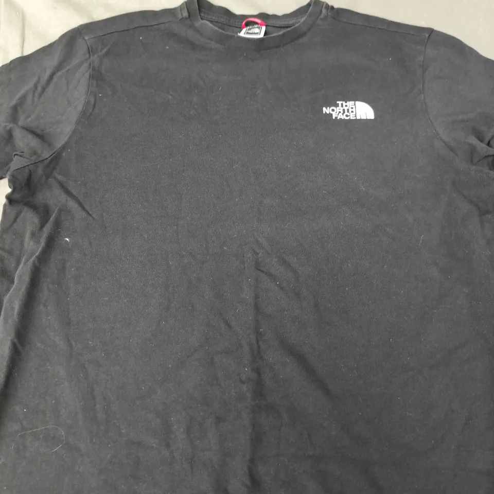 THE NORTH FACE BLACK T-SHIRT - SIZE M