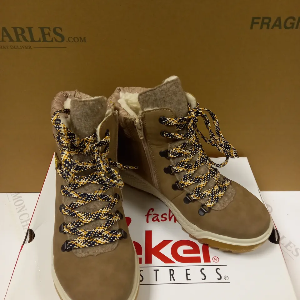 RIEKER WATER RESISTANT LACE UP BOOT SIZE 5