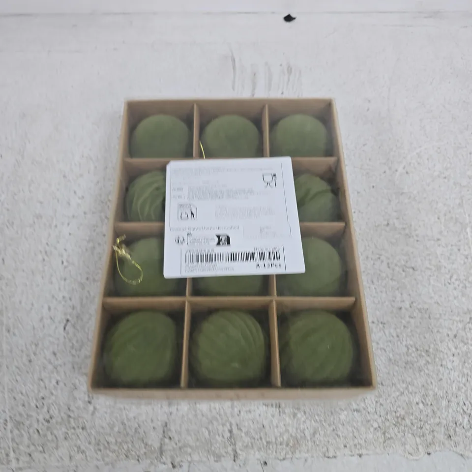 BOX OF 12 GREEN CHRISTMAS BAUBLES 
