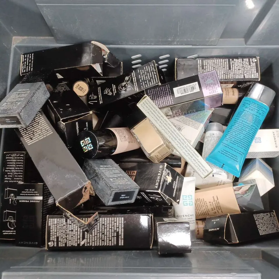 APPROXIMATELY 30 ASSORTED HEALTH & BEAUTY PRODUCTS TO INCLUDE GIVENCHY AGE-DEFYING FOUNDATION, CARGO 3 TRIPLE ACTION MASCARA, GIVENCHY NUDE LOOK BB CREAM, ETC