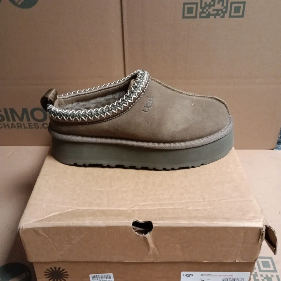 BOXED PAIR OF UGG CLASSIC ULTRA MINI PLATFORM SHOES - 5