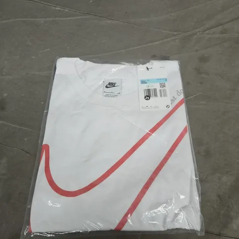 BAGGED NIKE GRAPHIC TEE - SIZE M