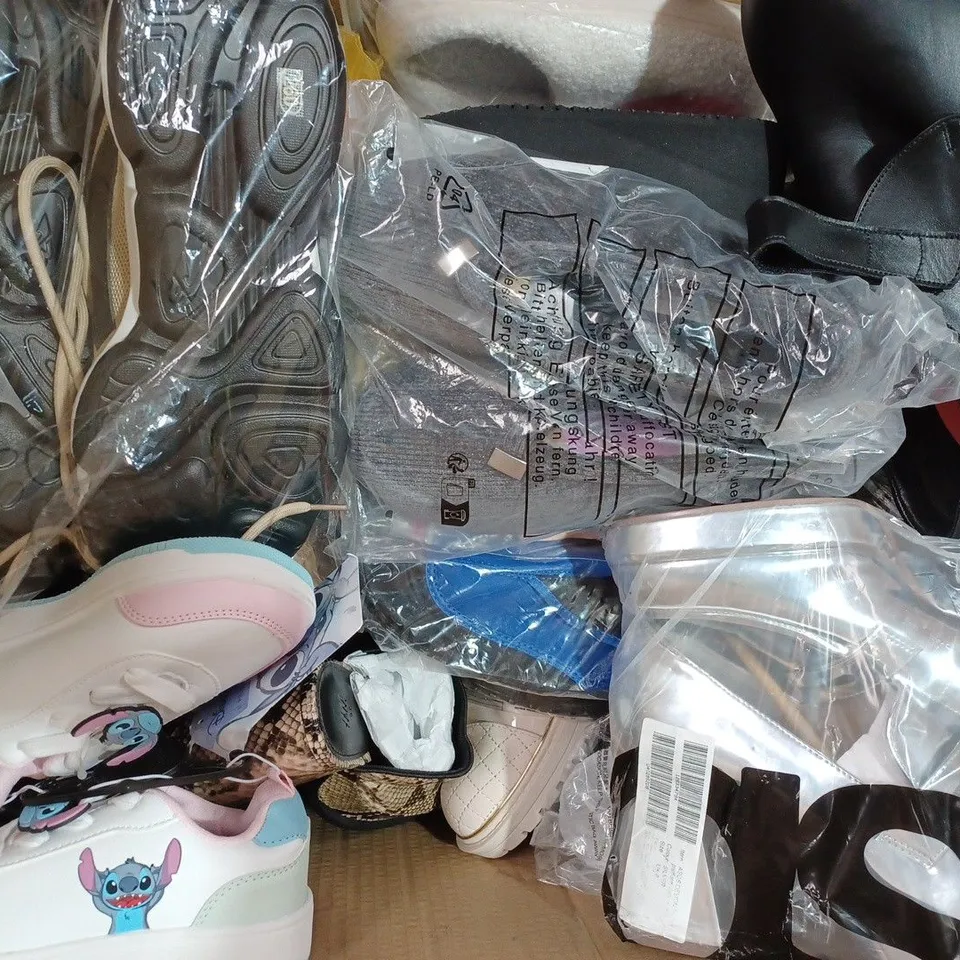 BOX OF APPROXIMATELY 25 ASSORTED PAIRS OF SHOES AND FOOTWEAR ITEMS TO INCLUDE M&S, DP, ETC