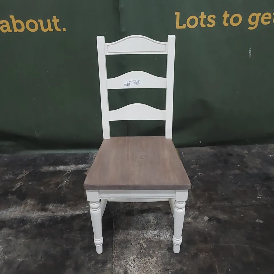 DESIGNER TRADITIONAL HIGH-BACKED WOODEN DINING CHAIR 