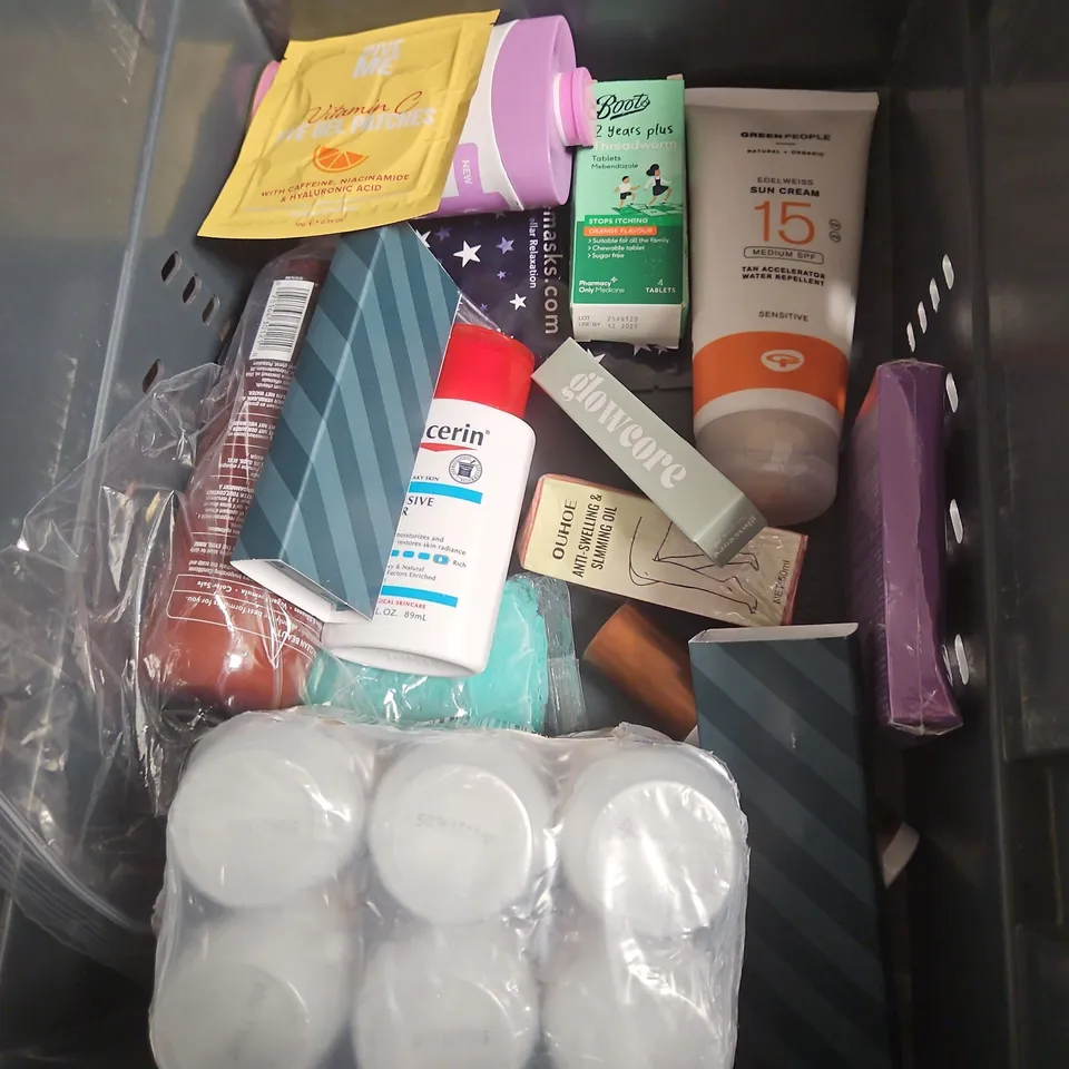 APPROXIMATEY 20 ASSORTED HEALTH AND BEAUTY PRODUCTS TO INCLUDE - NIKK MOLE MOUSSE SHAMPOO - NYX NUTTERMELT BLUSH - BYOMA SENSITIVE RETINOL OIL - ETC