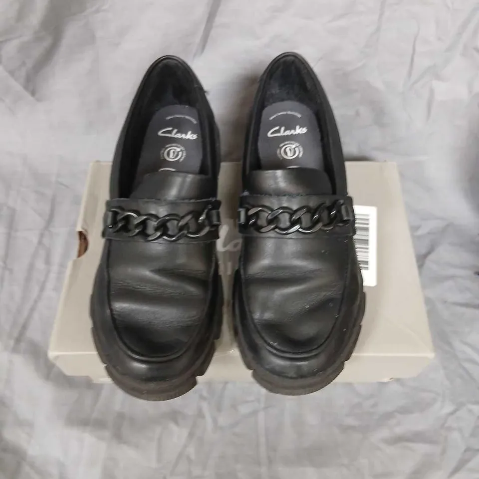 CLARKS KIDS EVYN WALK Y. BLACK LEATHER SHOES SIZE 4