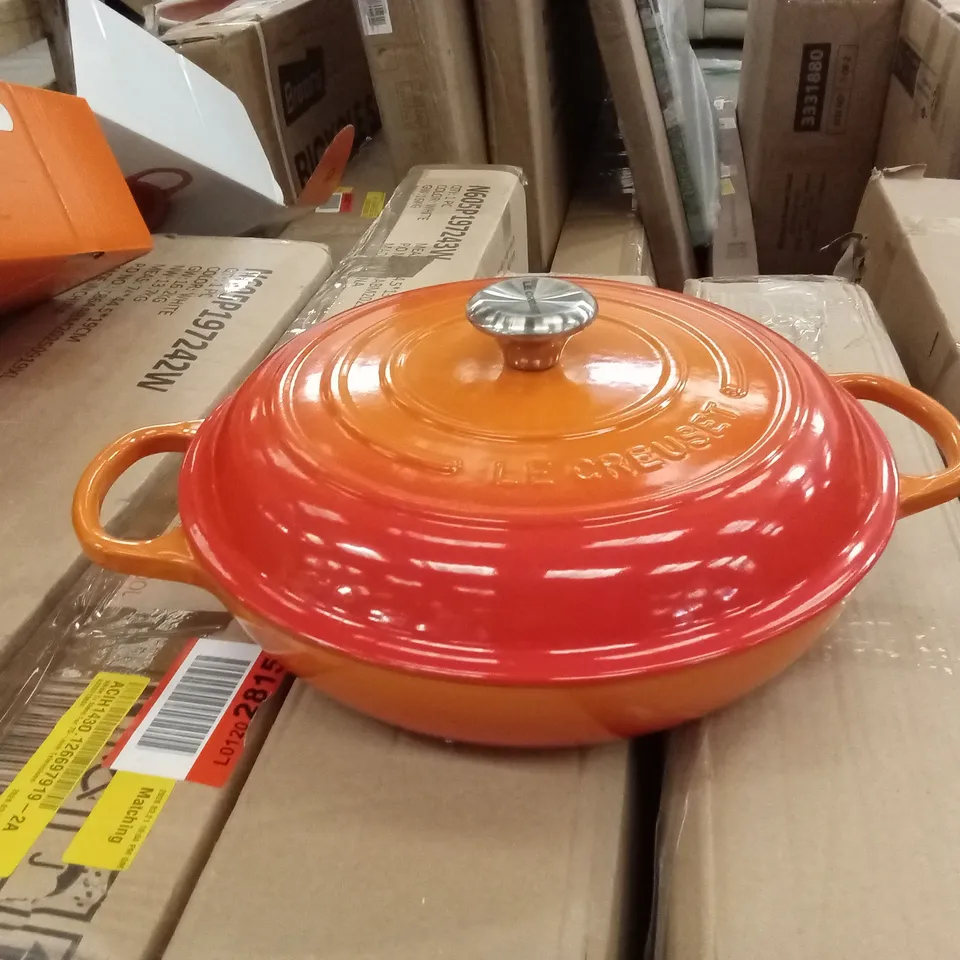 BOXED LE CREUSET SIGNATURE CAST IRON 30cm SHALLOW CASSEROLE DISH - VOLCANIC