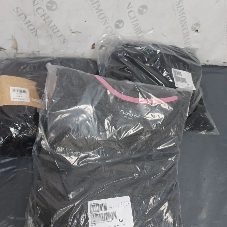 APPROXIMATELY 20 ASSORTED CLOTHING IN VARIES SIZES AND COLOURS 