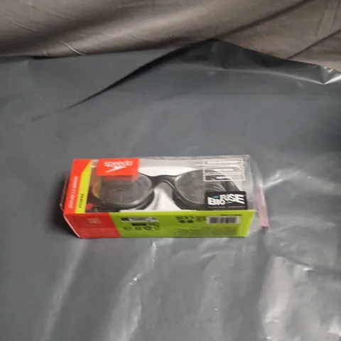 SPEEDO SWIMMING GOGGLES - BOXED 