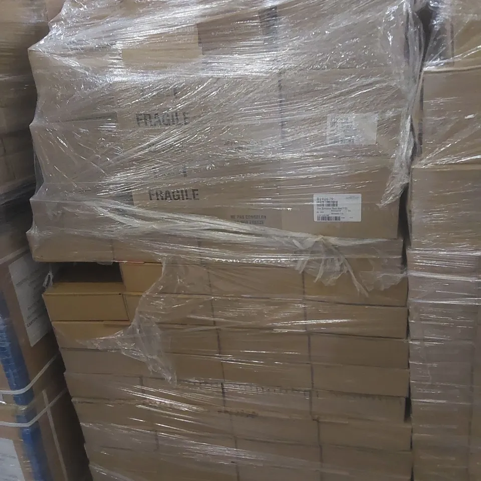 PALLET CONTAINING A VERY LARGE QUANTITY OF ASSORTED BEAUTY RELATED PRODUCTS TO INCLUDE: BIRCHBOX MAKEUP SETS, BIRCHBOX BEAUTY SETS, MAR HYDRATING MASKS ECT