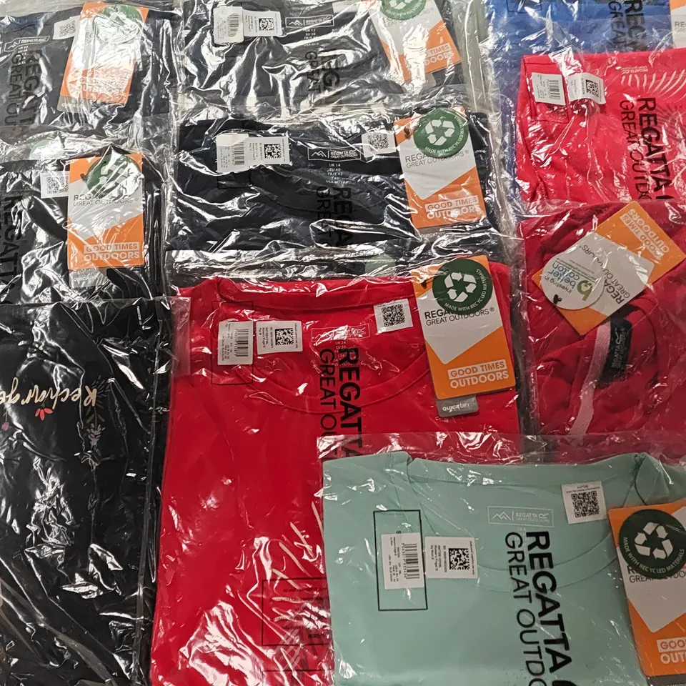 LOT OF 10 ASSORTED BRAND NEW REGATTA T-SHIRTS & IN VARIOUS STYLES, COLOURS AND SIZES