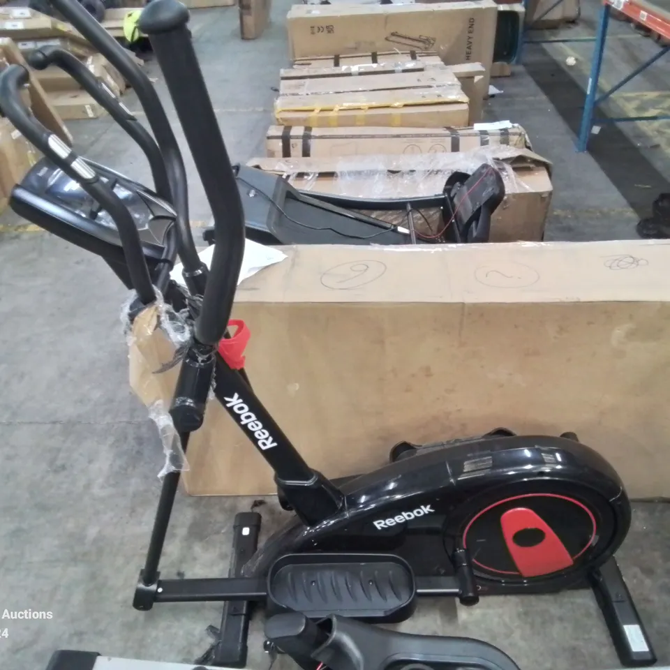 REEBOK GS40S CROSS TRAINER (UNTESTED)
