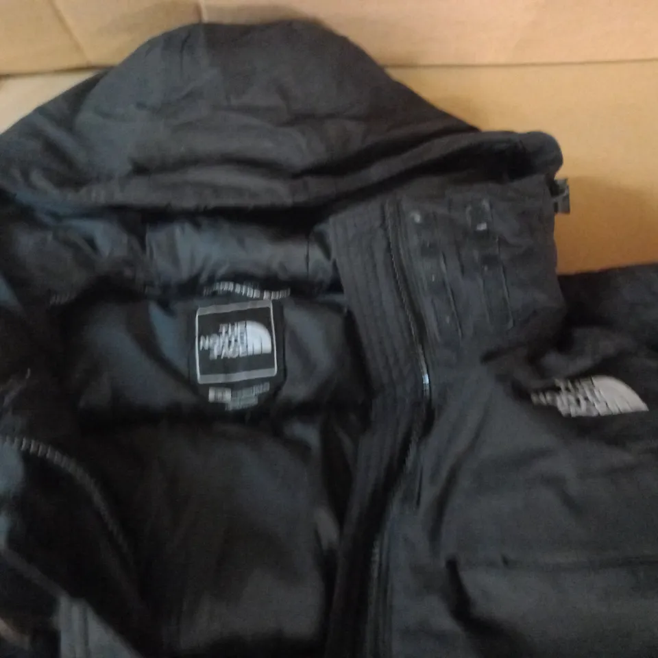 NORTH FACE WOMENS BLACK PADDED COAT - S/P