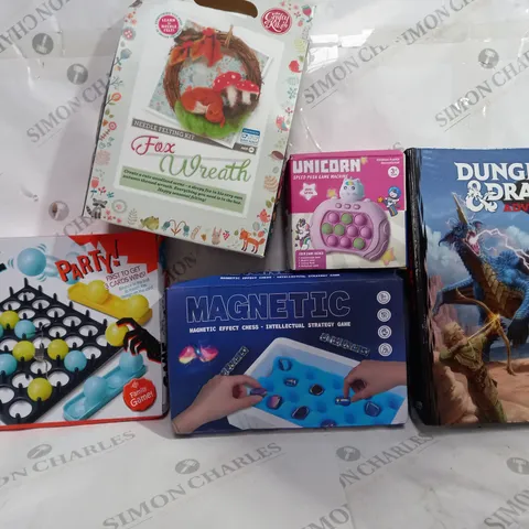 BOX OF APPROX 25 ASSORTED TOYS TO INCLUDE - DUNGEONS & DRAGONS ADVENTURES FOLDER - MAGNETS - GAME BOUNCE PARTY ECT