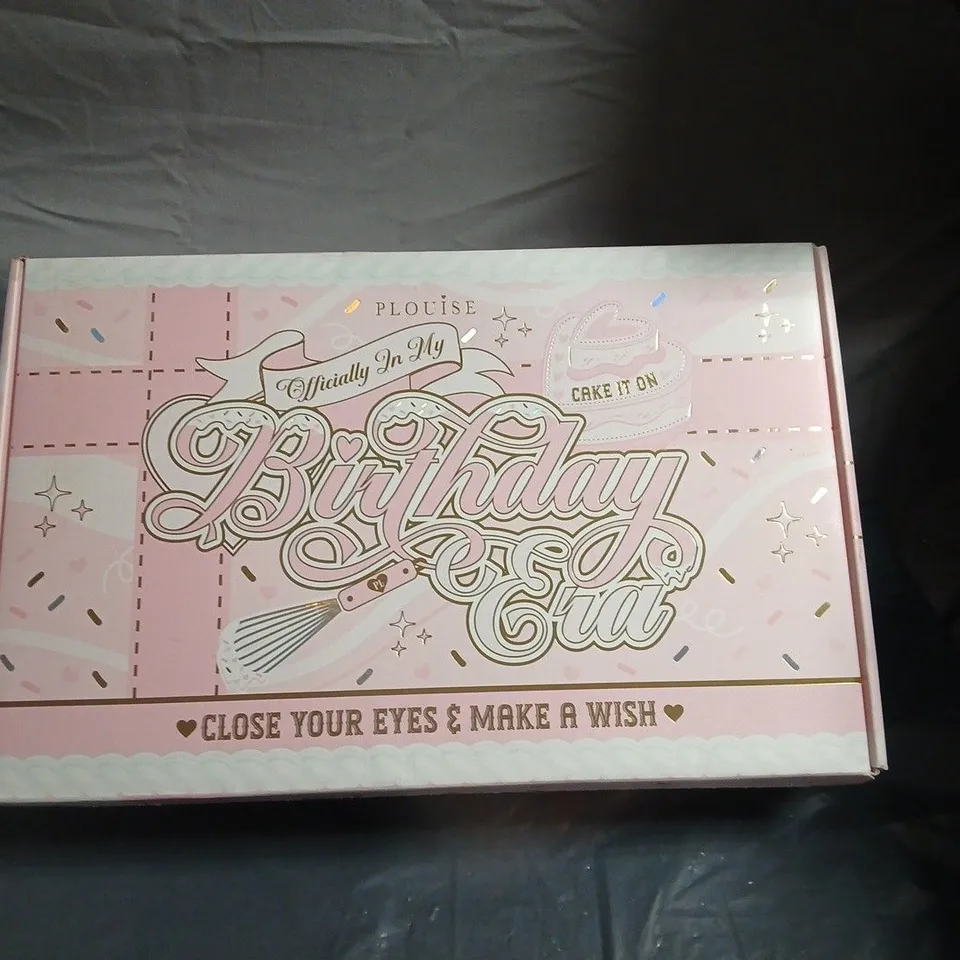 P LOUISE BIRTHDAY MAKEUP SET – PINK BOX 