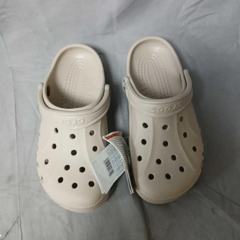 CROCS BAYA SANDALS – CREAM/BEIGE, UK SIZE 4 (EU 37)