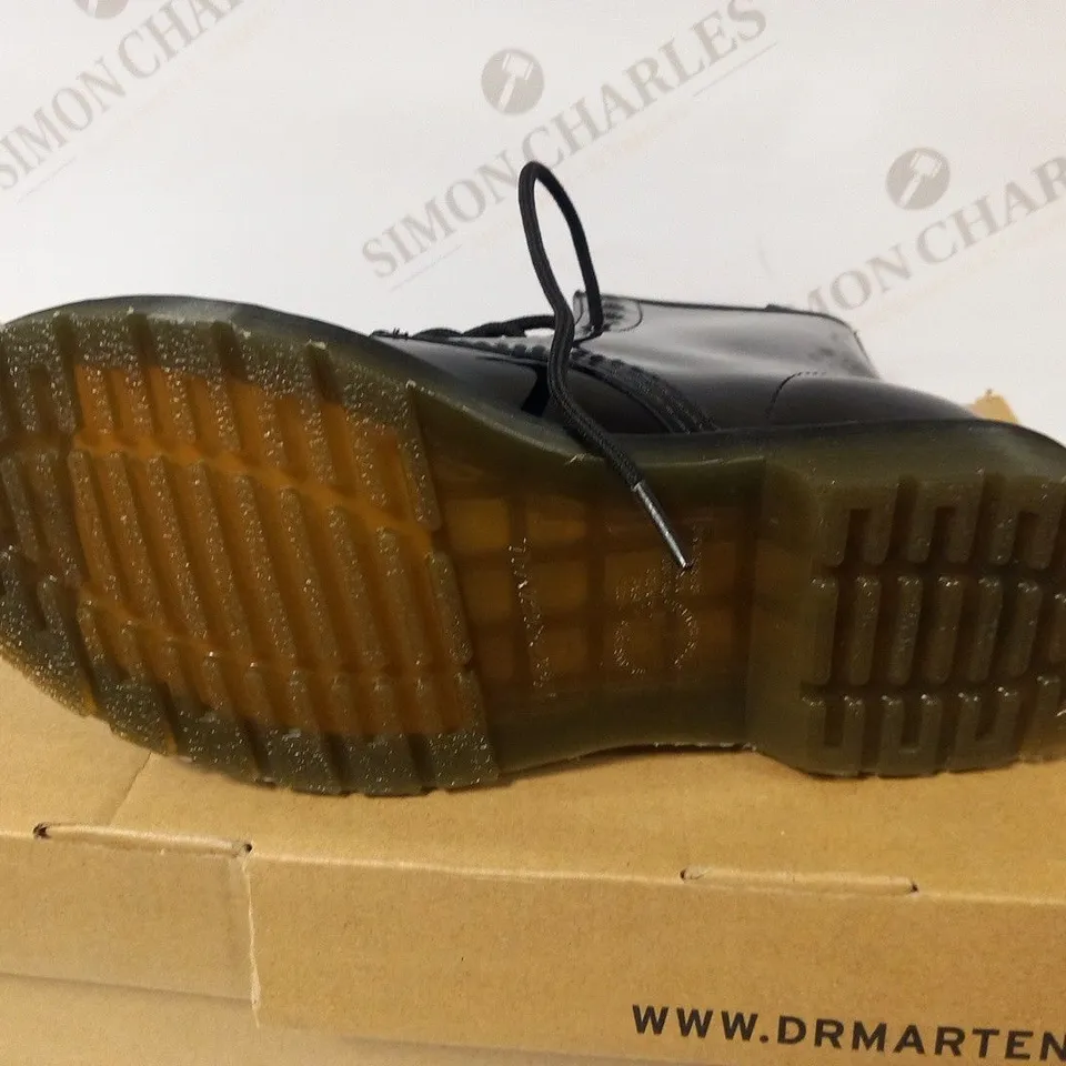 BOXED DR MARTENS PATENT LAMPER SIZE 6.5