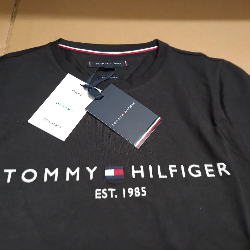 TOMMY HILFIGER BLACK T-SHIRT - XS