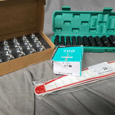 APPROXIMATELY 10 ASSORTED VEHICLE PARTS/ACCESSORIES TO INCLUDE SOCKET SET, VALVES, SPARK PLUGS ETC