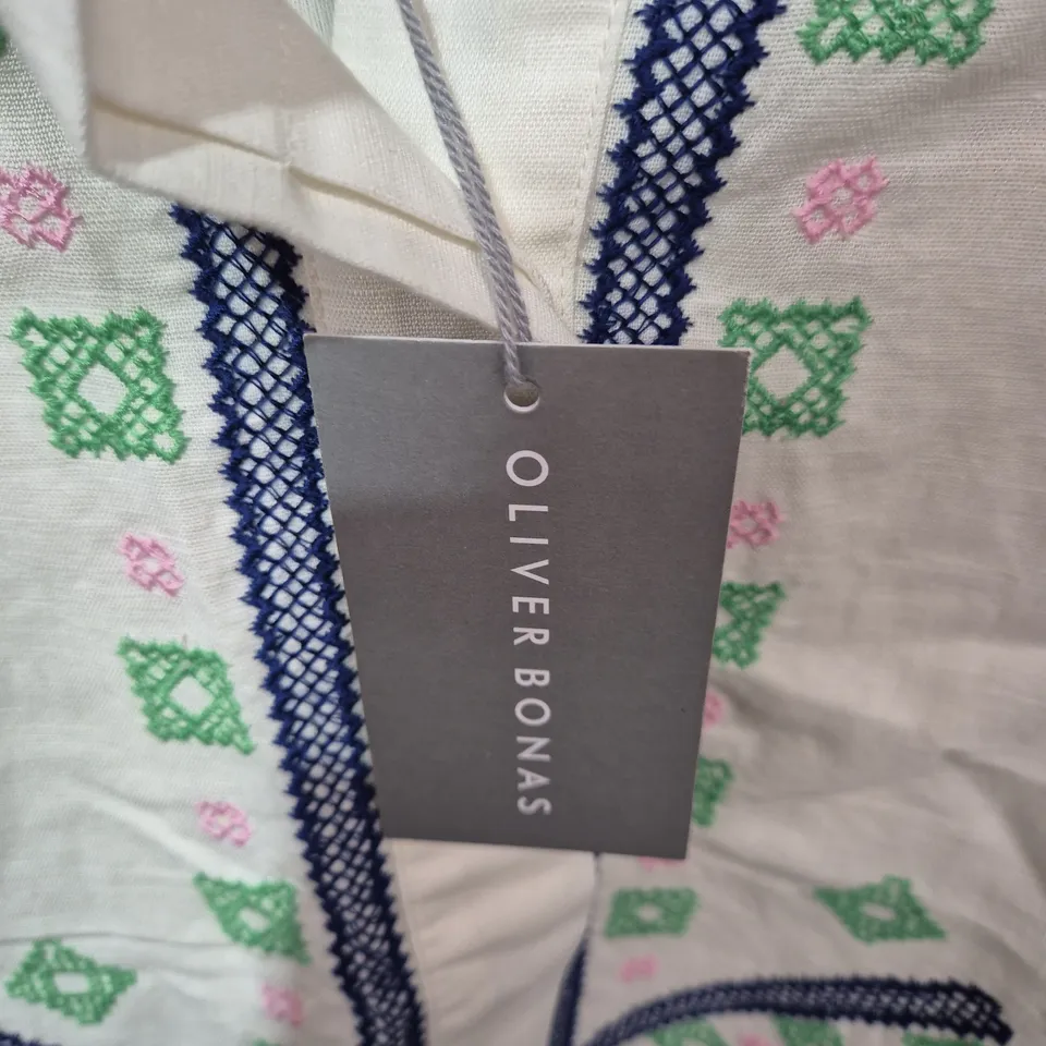 OLIVER BONAS EMBROIDERED SLEEVELESS BLOUSE – IVORY/WHITE WITH BLUE TRIM, UK SIZE 16 .