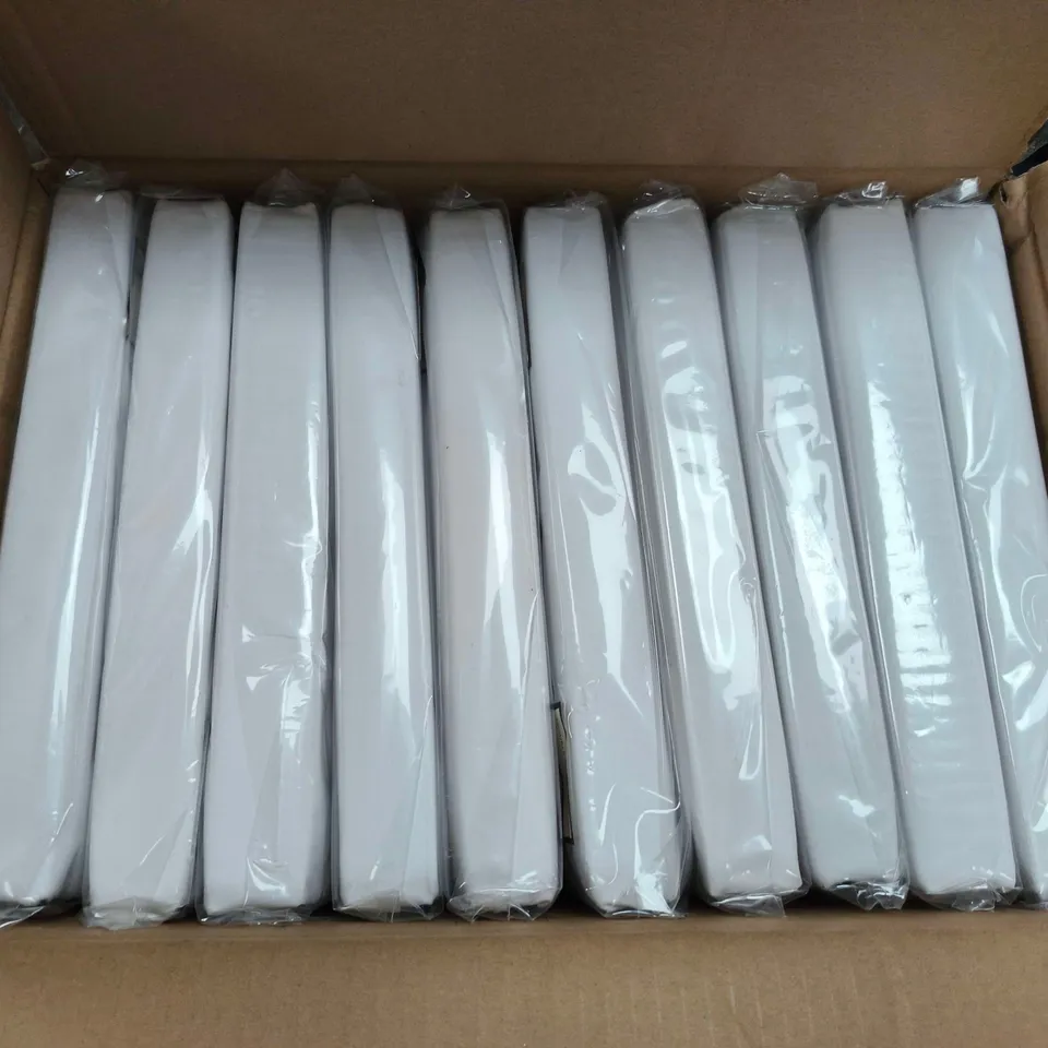 10 HOTEL COLLECTION DOUBLE DUVET COVERS IN WHITE