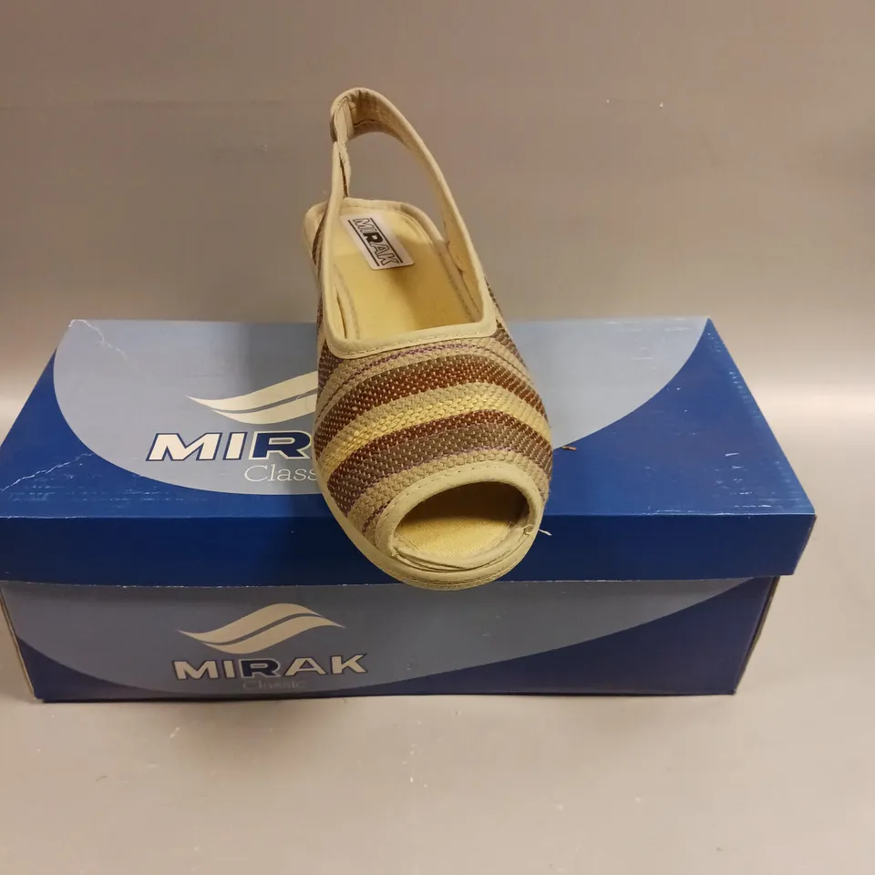 BOXED PAIR OF MIRAK CLASSIC CARLA OPEN TOE SHOES IN BROWN - 5