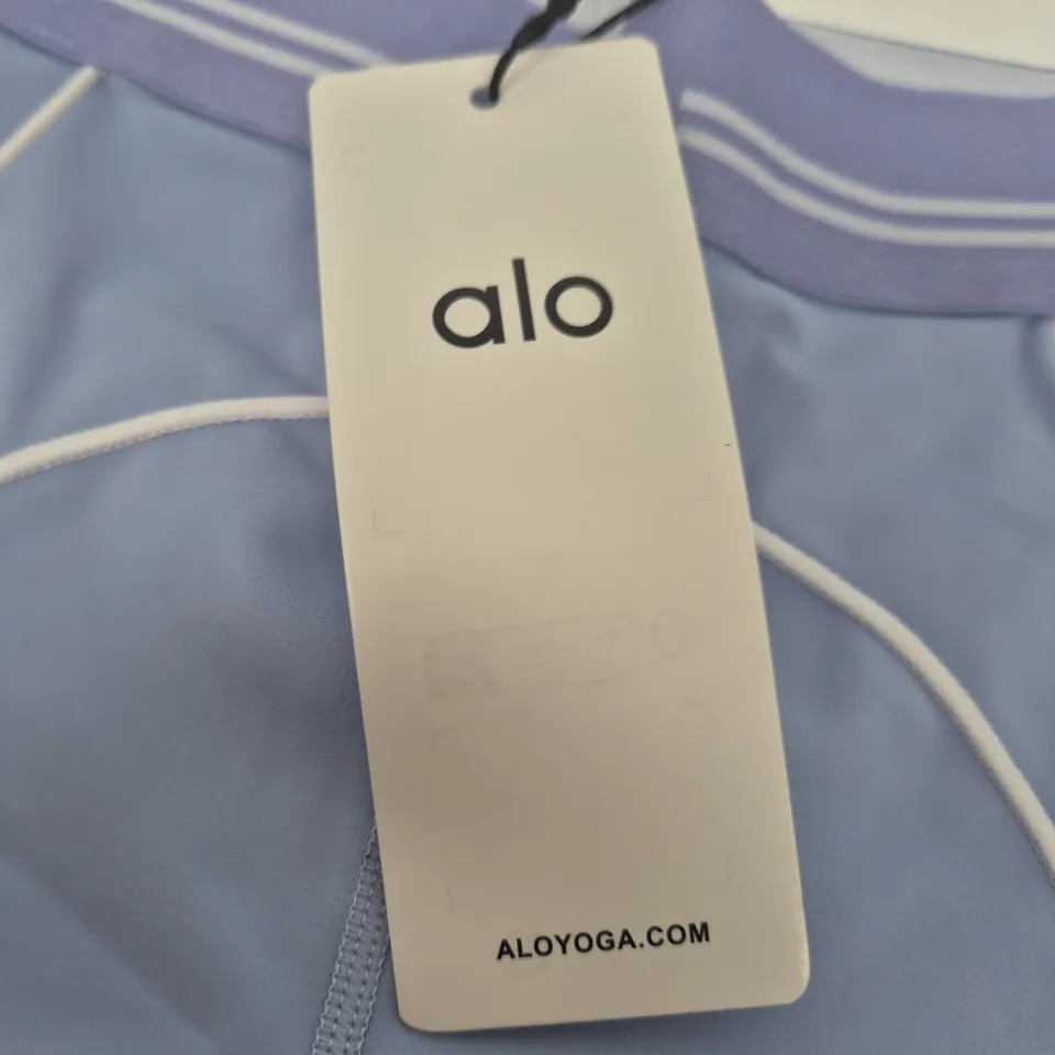 ALO YOGA WOMEN'S LEGGINGS XS – LIGHT BLUE WITH WHITE SEAMS