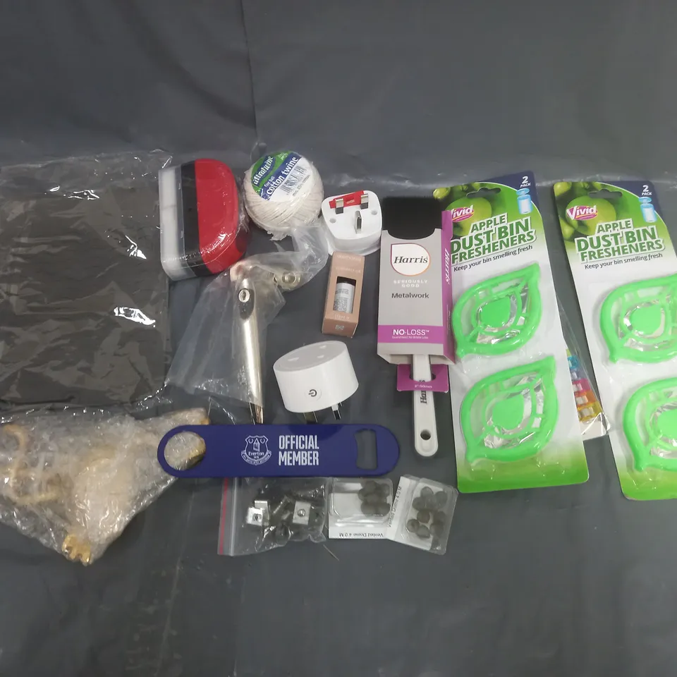 BOX OF APPROXIMATELY 8 ASSORTED ITEMS TO INCLUDE - DUST BIN FRESHENERS, HARRIS PAINT BRUSH, AND COTTON TWINE ETC. 