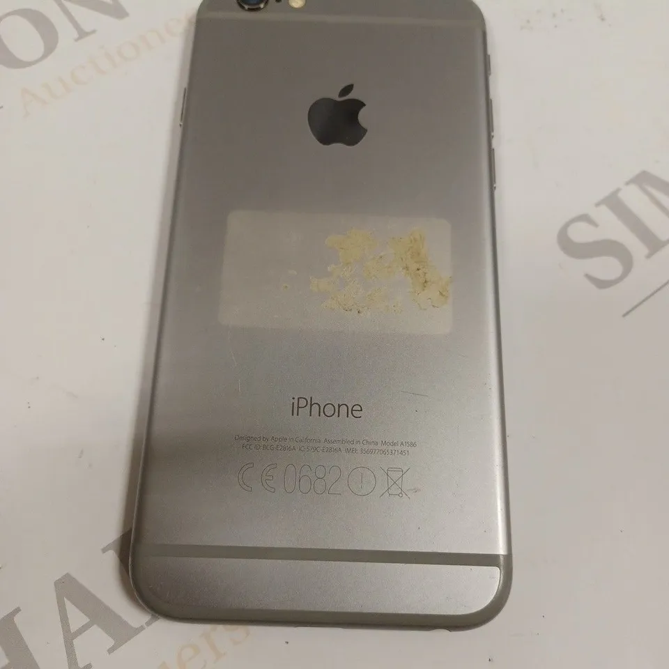 UNBOXED APPLE IPHONE MOBILE PHONE - A1586