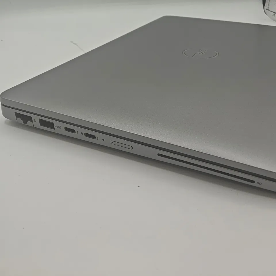 UNBOXED DELL LATITUDE 5450 INTEL VPRO LAPTOP IN SILVER - P165G