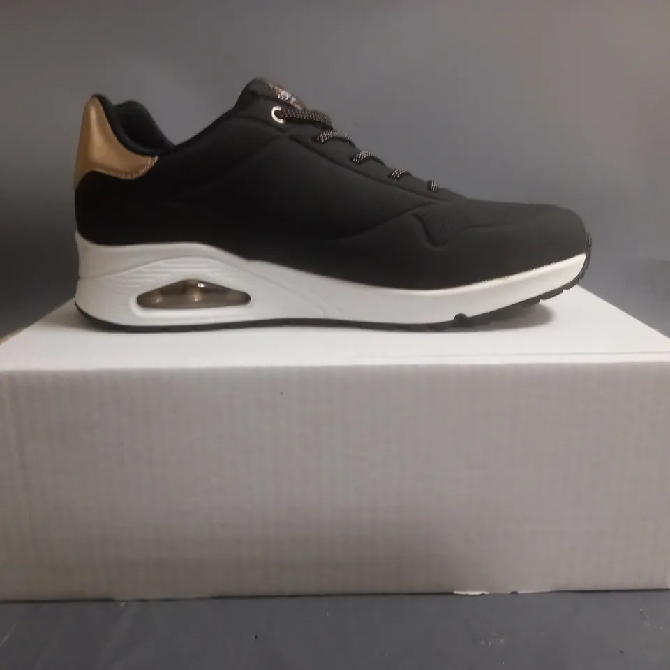 SKECHERS UNO TRAINERS BLACK WITH GOLD TRIM SIZE 8