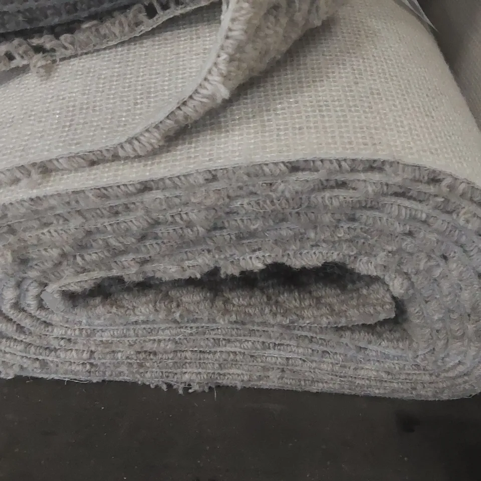 ROLL OF QUALITY BLOOMSBURY NATURAL TWEED CARPET- APPROXIMATELY 5 x 4.93m