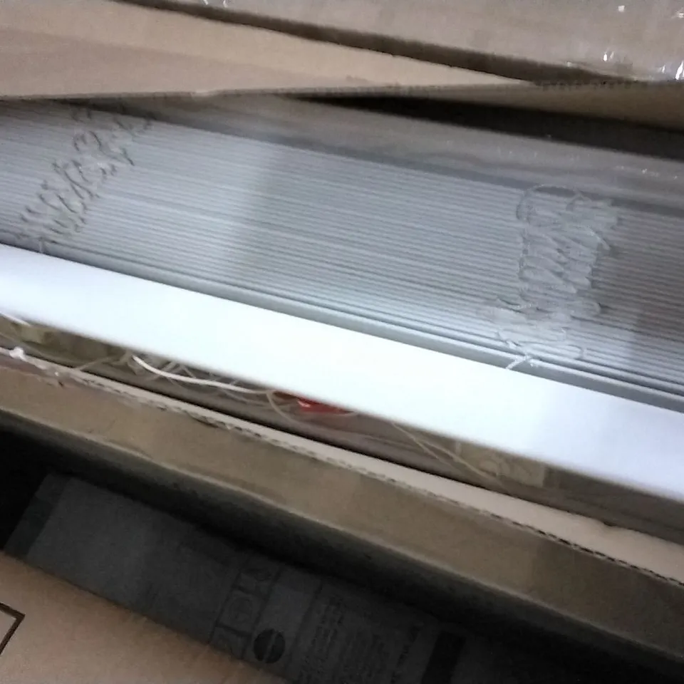 BOXED FAUX WOOD VENETIAN BLINDS FINE GRAIN FINISH