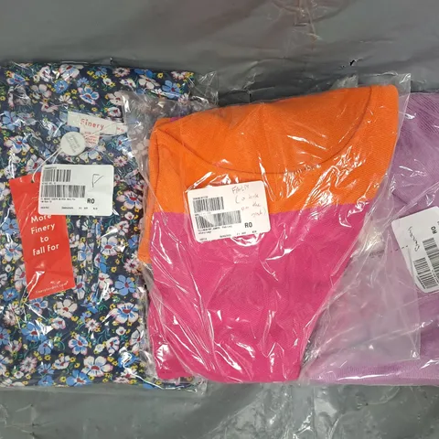 BOX OF APPROXIMATELY 20 ASSORTED ITEMS INCLUDING HOUSEHOLD AND CLOTHING/FASHION PRODUCTS IN VARIOUS COLOURS, STYLES, AND SIZES - COLLECTION ONLY
