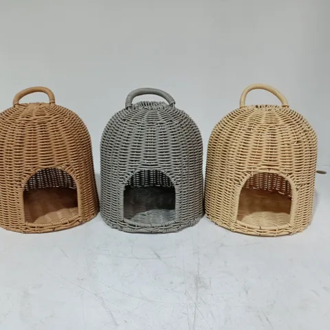 SET OF 3 WICKER OPEN FRONT BASKETS IN HANDLES